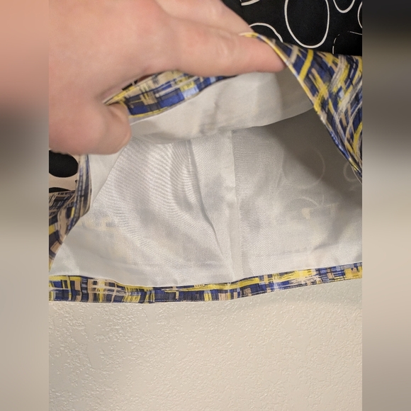 Poleci Sample Skirt 100%Silk - Picture 6 of 7